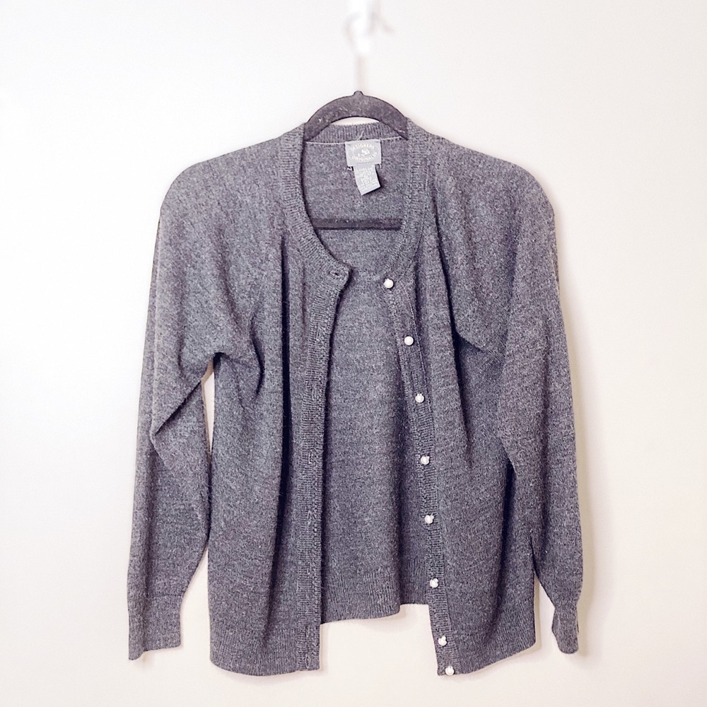 Classy 100% Acrylic Pearl Button Grey Cardigan